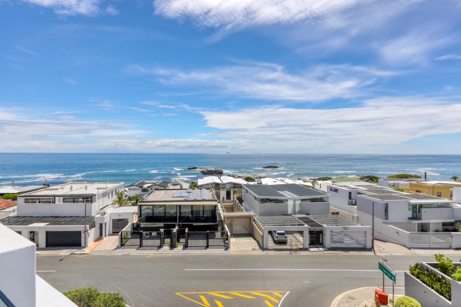 To Let 6 Bedroom Property for Rent in Camps Bay Western Cape
